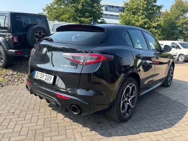 Alfa Romeo Stelvio 2.0 Turbo 16V Veloce Q 4 04/2024-photo-4