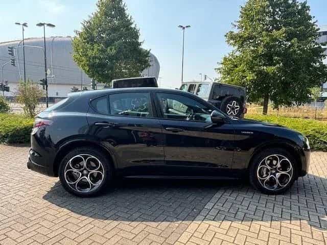 Alfa Romeo Stelvio 2.0 Turbo 16V Veloce Q 4 04/2024-photo-5