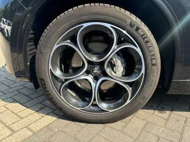 Alfa Romeo Stelvio 2.0 Turbo 16V Veloce Q 4 04/2024-photo-8