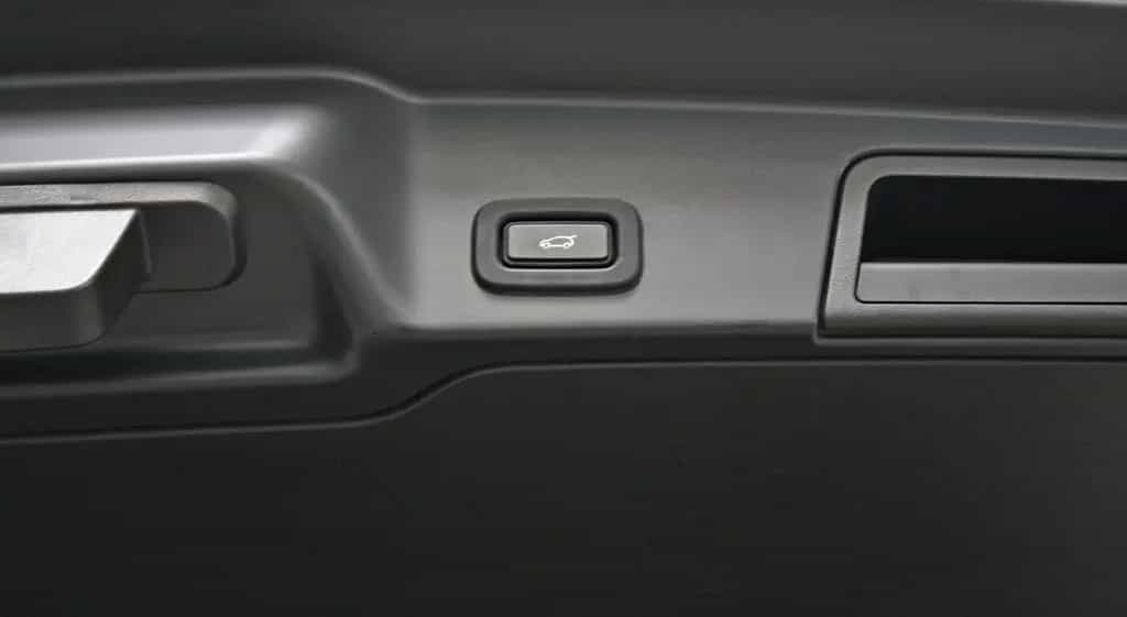 Land Rover Range Rover Rover Evoque R-DYN LEDER NETTO 21.800 05/2020-photo-31