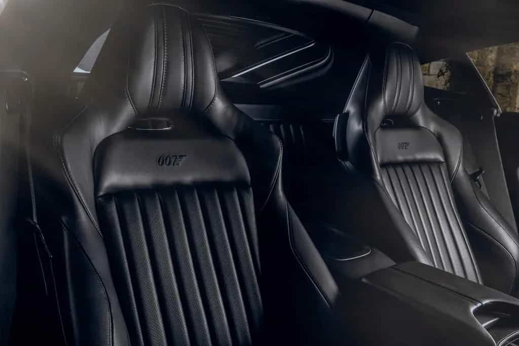 Aston Martin V8 Vantage 007 Edition   James Bond 12/2021-photo-11