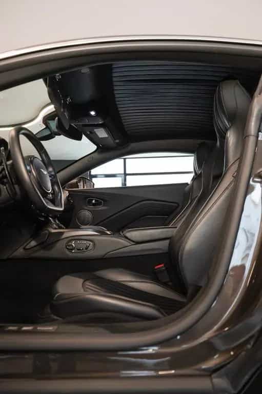 Aston Martin V8 Vantage 007 Edition   James Bond 12/2021-photo-13