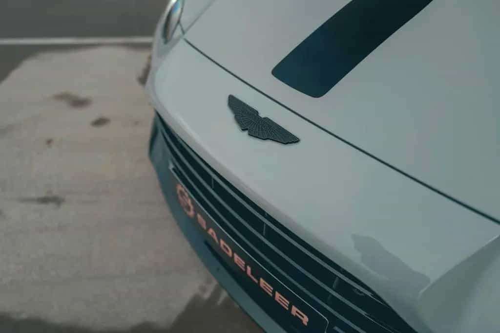 Aston Martin V12 Vantage Roadster - 1-of-249, Apex Gray 08/2024-photo-11