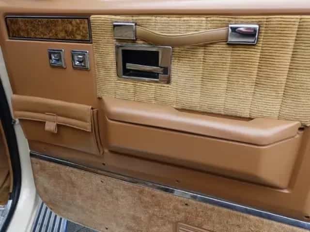 Chevrolet Suburban 2500 Silverado+H-KENNZEICHEN-KLIMA+7 SI 07/1989-photo-14