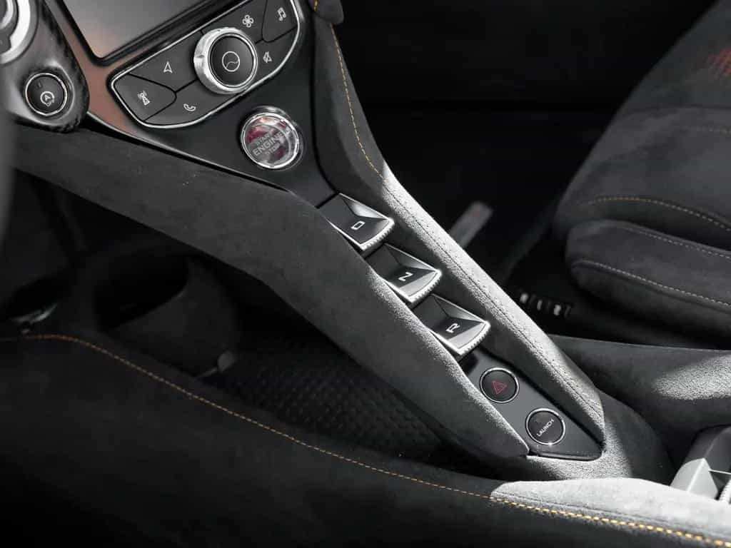 McLaren 765LT Spider| Electrochromic Roof| Comfort Seats 02/2022-photo-26