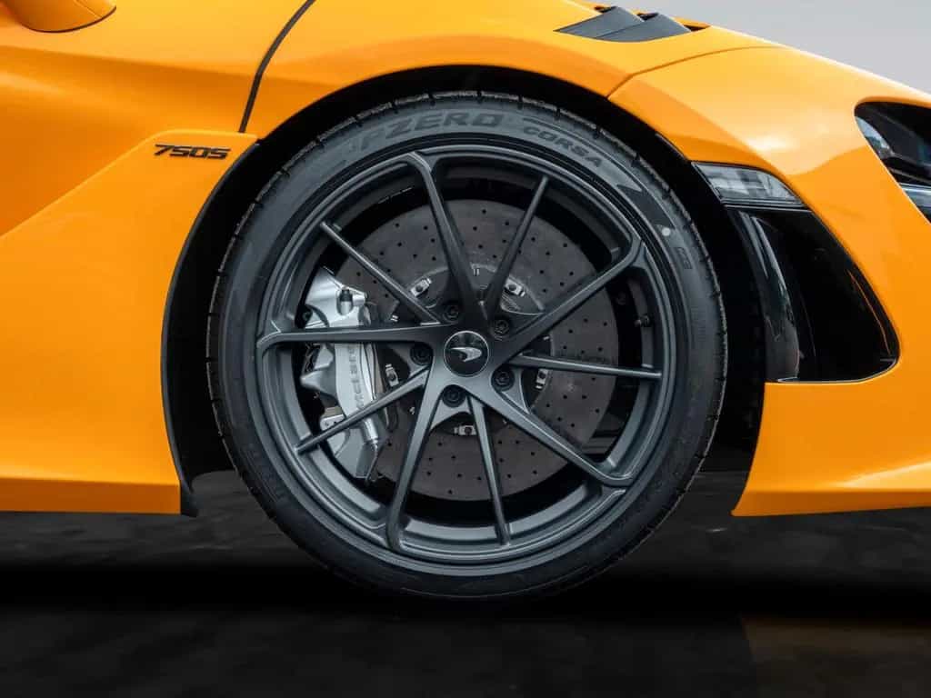 McLaren 750S Coupé | MSO Bespoke Dörr DTM Edition null-photo-7