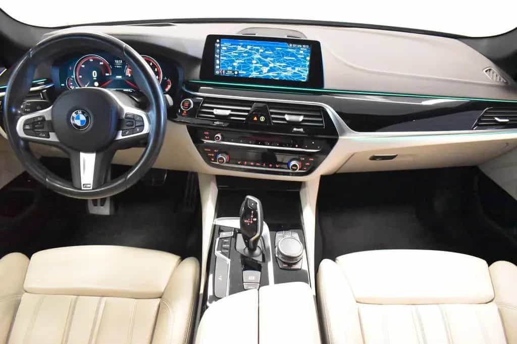BMW 5 Series 540 i Lim. M Sport *LED *HUD *S-DACH *SONDERLACK 09/2017-photo-10