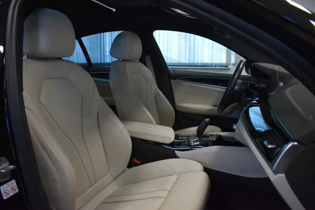 BMW 5 Series 540 i Lim. M Sport *LED *HUD *S-DACH *SONDERLACK 09/2017-photo-15