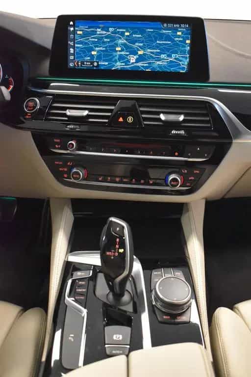 BMW 5 Series 540 i Lim. M Sport *LED *HUD *S-DACH *SONDERLACK 09/2017-photo-16
