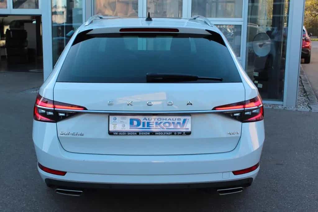 Skoda Superb Combi L&K 4x4 STHZ Pano AHK 19"Vollaussta 03/2023-photo-11