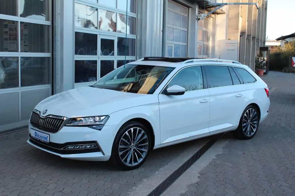Skoda Superb Combi L&K 4x4 STHZ Pano AHK 19"Vollaussta 03/2023-photo-12