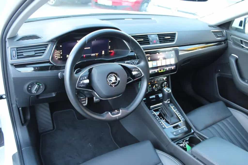 Skoda Superb Combi L&K 4x4 STHZ Pano AHK 19"Vollaussta 03/2023-photo-23