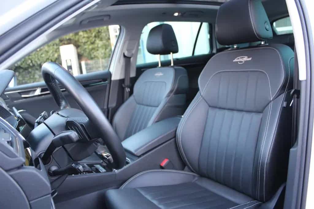 Skoda Superb Combi L&K 4x4 STHZ Pano AHK 19"Vollaussta 03/2023-photo-27