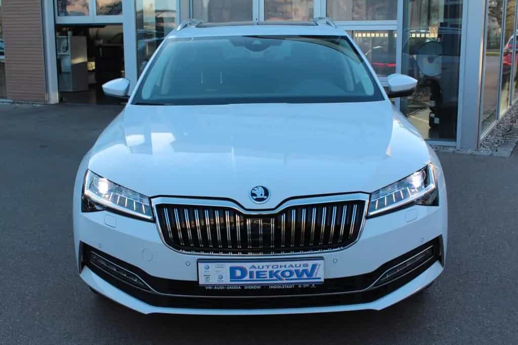 Skoda Superb Combi L&K 4x4 STHZ Pano AHK 19"Vollaussta 03/2023-photo-3