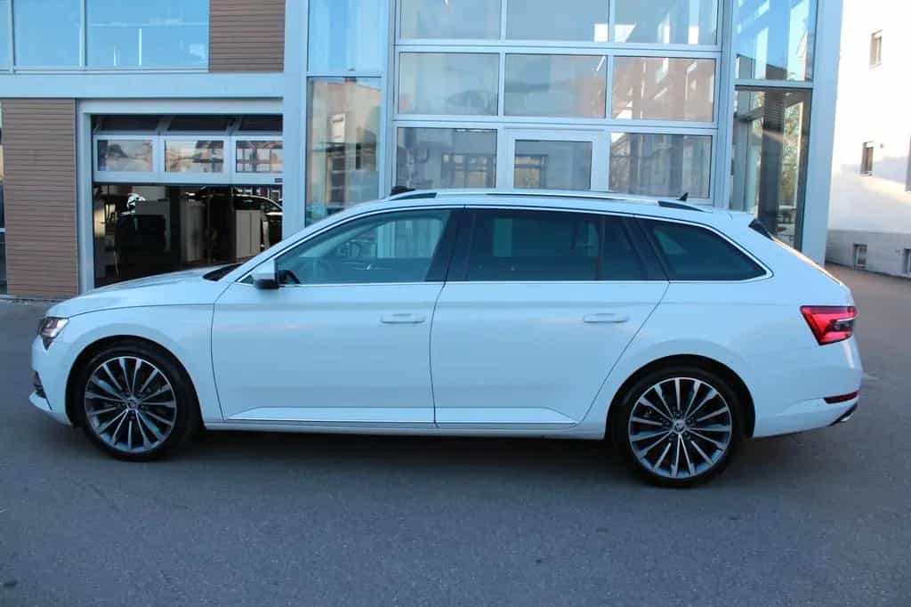 Skoda Superb Combi L&K 4x4 STHZ Pano AHK 19"Vollaussta 03/2023-photo-7