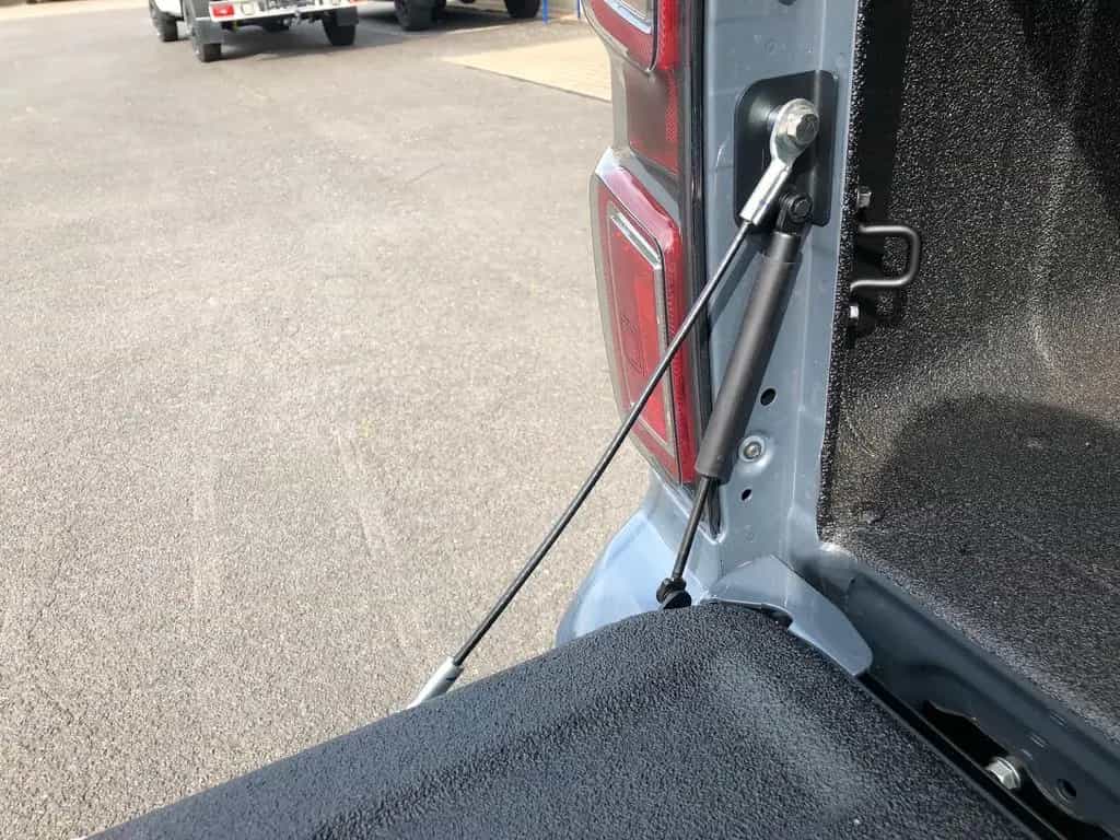 Isuzu D-Max Double Cab V-Cross AT + hohes Fahrwerk + 08/2023-photo-16