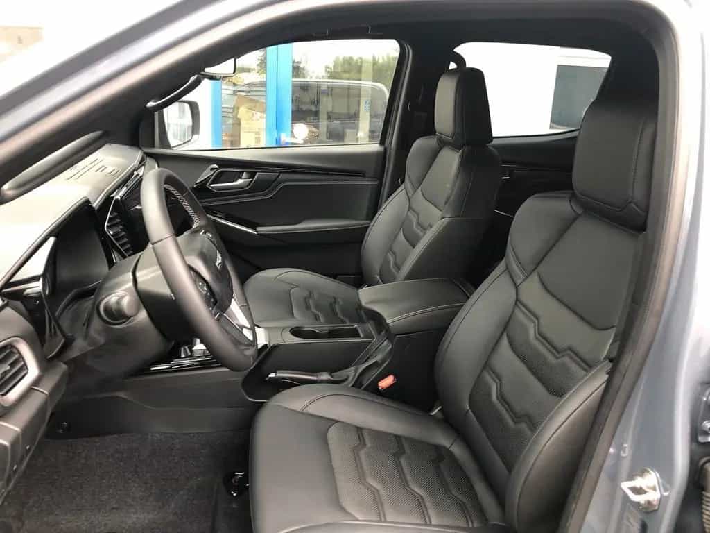 Isuzu D-Max Double Cab V-Cross AT + hohes Fahrwerk + 08/2023-photo-19