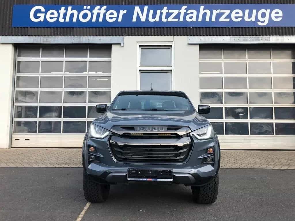 Isuzu D-Max Double Cab V-Cross AT + hohes Fahrwerk + 08/2023-photo-2