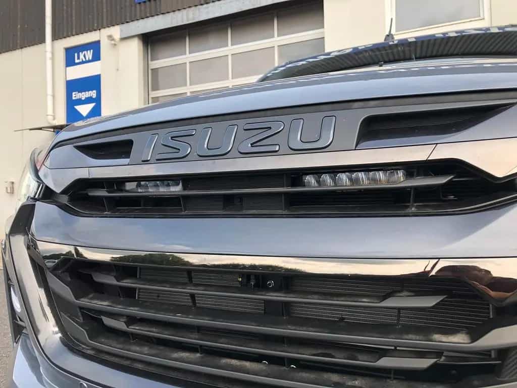 Isuzu D-Max Double Cab V-Cross AT + hohes Fahrwerk + 08/2023-photo-4
