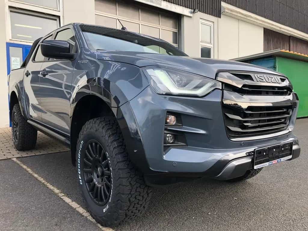 Isuzu D-Max Double Cab V-Cross AT + hohes Fahrwerk + 08/2023-photo-6