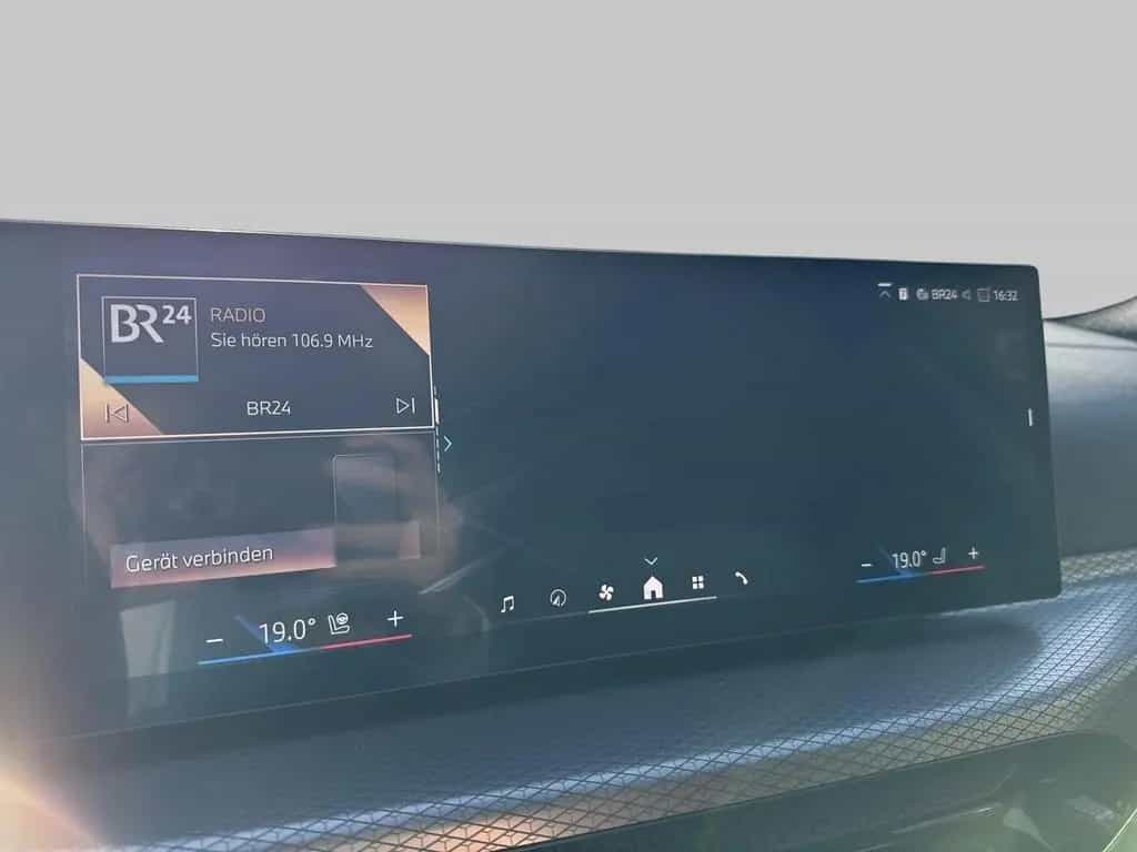 ALPINA D3 S Touring AHK Pano Driving As. Prof Shadow Li 04/2026-photo-10