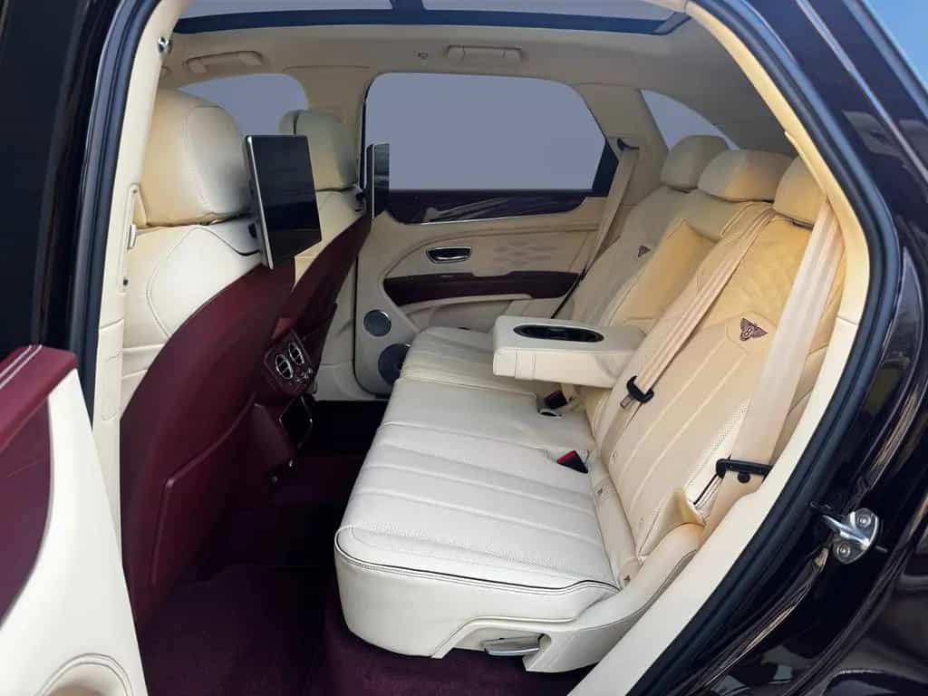 Bentley Bentayga AZURE V8 - MY25 - BENTLEY BERLIN - 05/2025-photo-12
