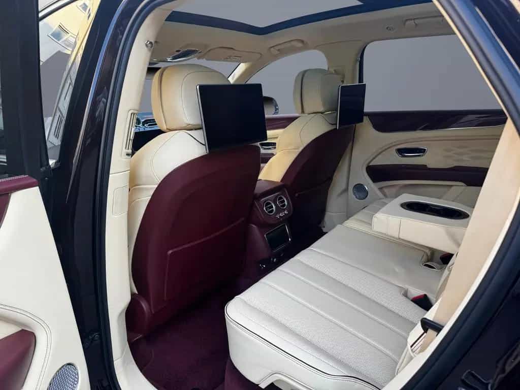 Bentley Bentayga AZURE V8 - MY25 - BENTLEY BERLIN - 05/2025-photo-13