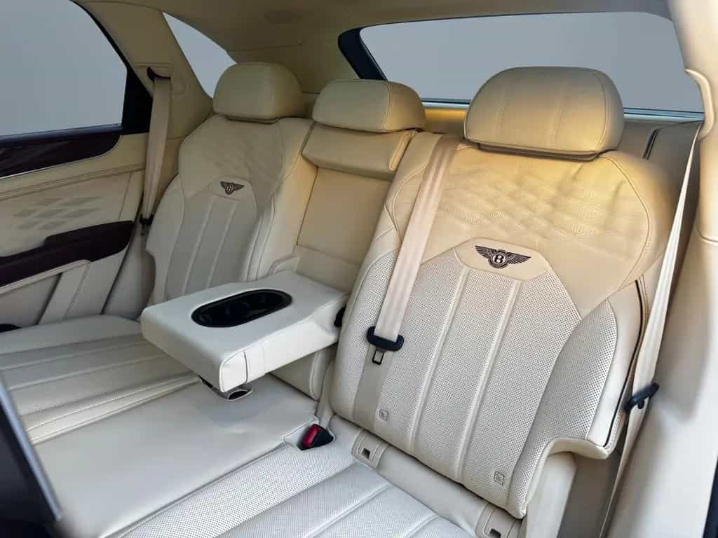 Bentley Bentayga AZURE V8 - MY25 - BENTLEY BERLIN - 05/2025-photo-14