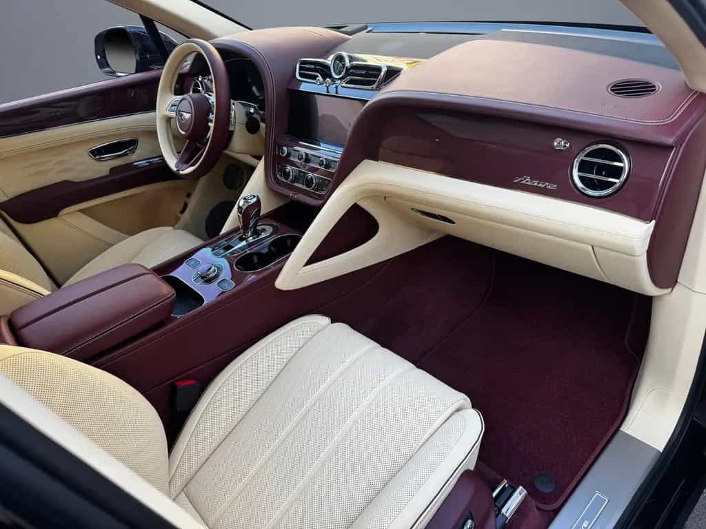 Bentley Bentayga AZURE V8 - MY25 - BENTLEY BERLIN - 05/2025-photo-17