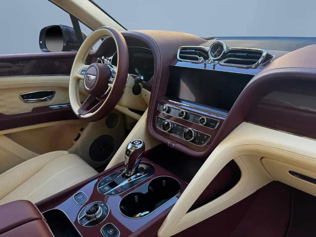 Bentley Bentayga AZURE V8 - MY25 - BENTLEY BERLIN - 05/2025-photo-18