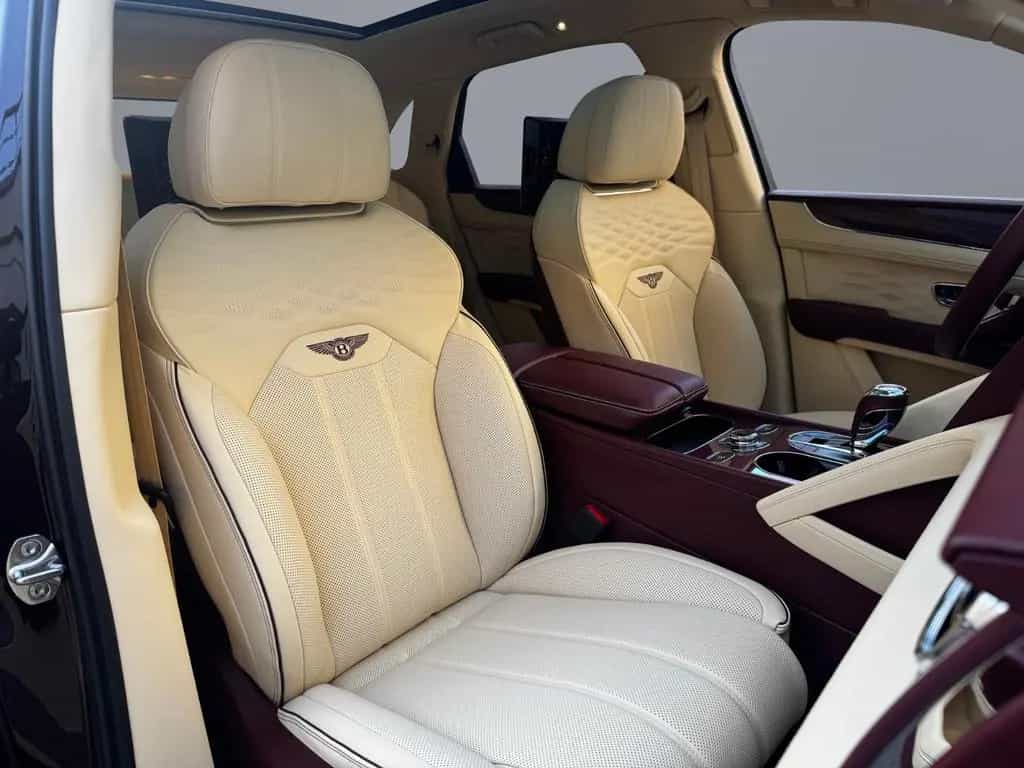 Bentley Bentayga AZURE V8 - MY25 - BENTLEY BERLIN - 05/2025-photo-19
