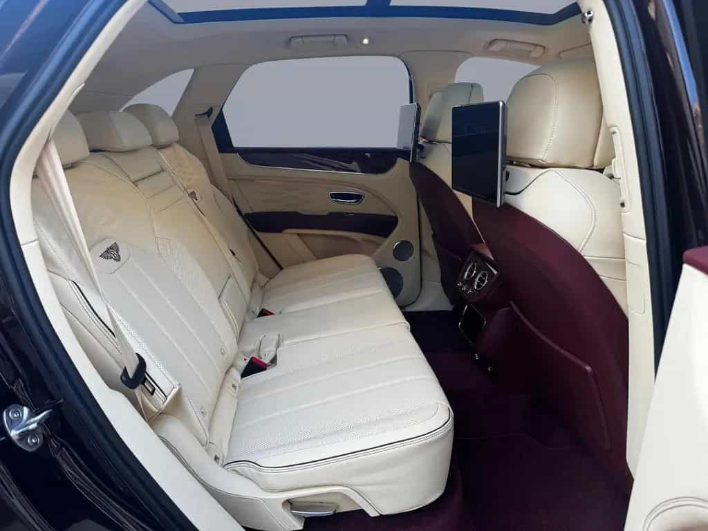 Bentley Bentayga AZURE V8 - MY25 - BENTLEY BERLIN - 05/2025-photo-20