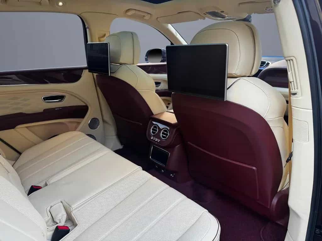 Bentley Bentayga AZURE V8 - MY25 - BENTLEY BERLIN - 05/2025-photo-21
