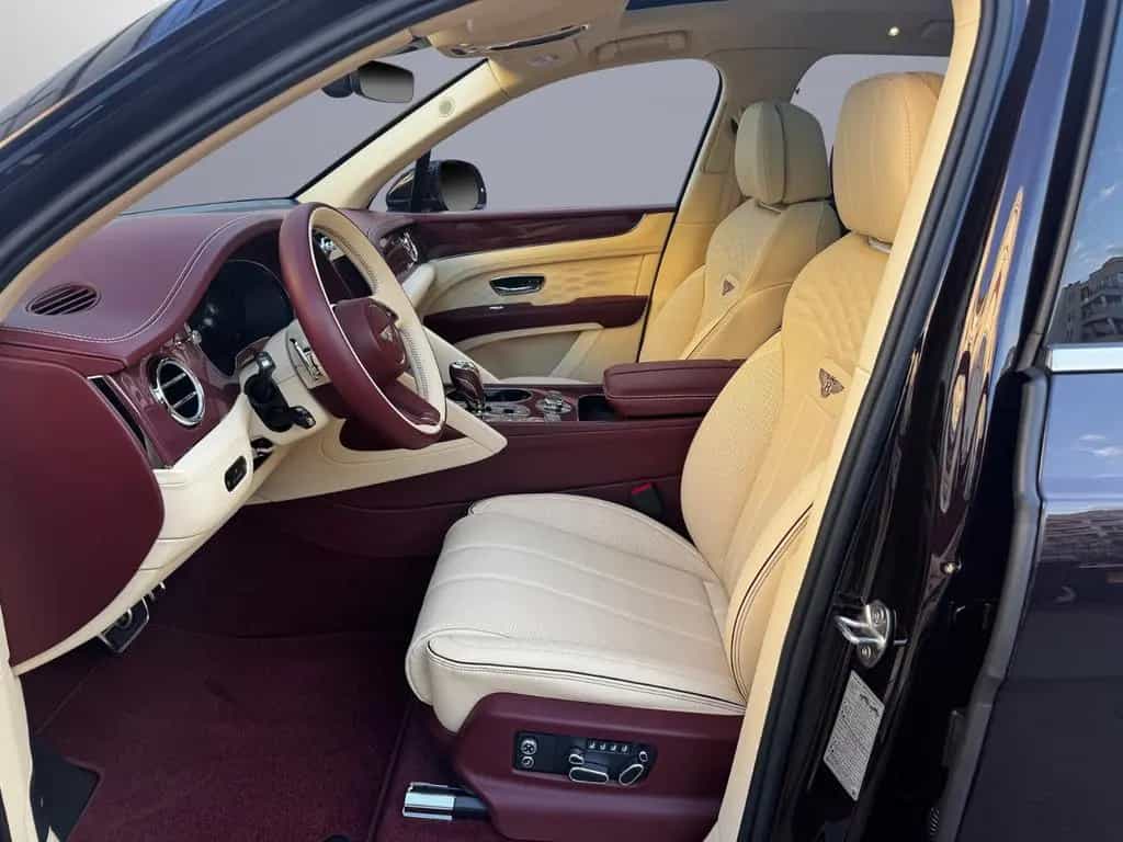 Bentley Bentayga AZURE V8 - MY25 - BENTLEY BERLIN - 05/2025-photo-8