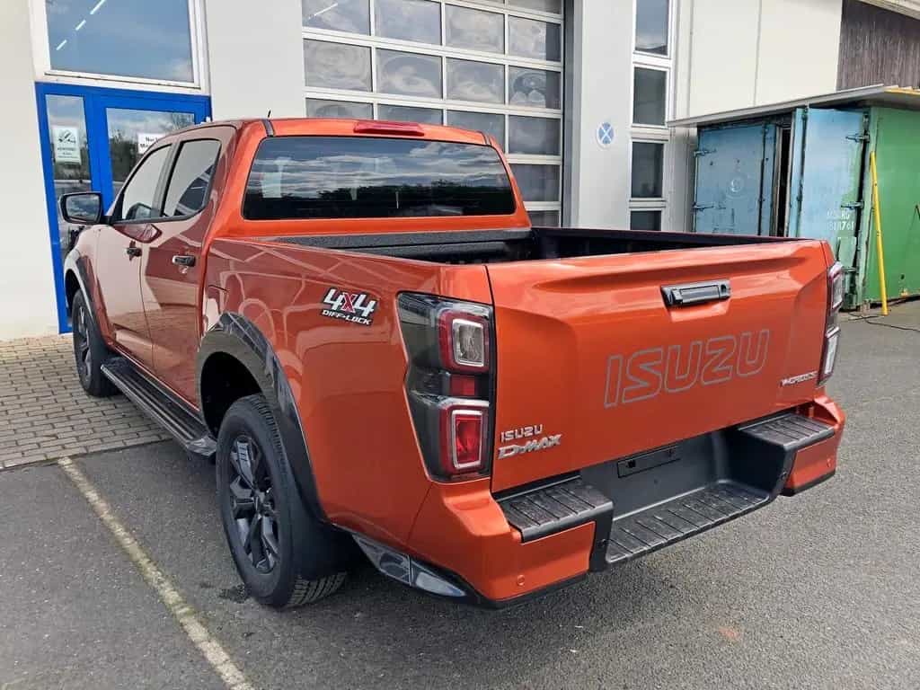 Isuzu D-Max Double Cab V-Cross AT + SOFORT + 06/2025-photo-7