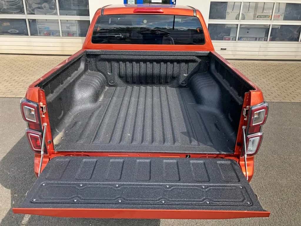 Isuzu D-Max Double Cab V-Cross AT + SOFORT + 06/2025-photo-9
