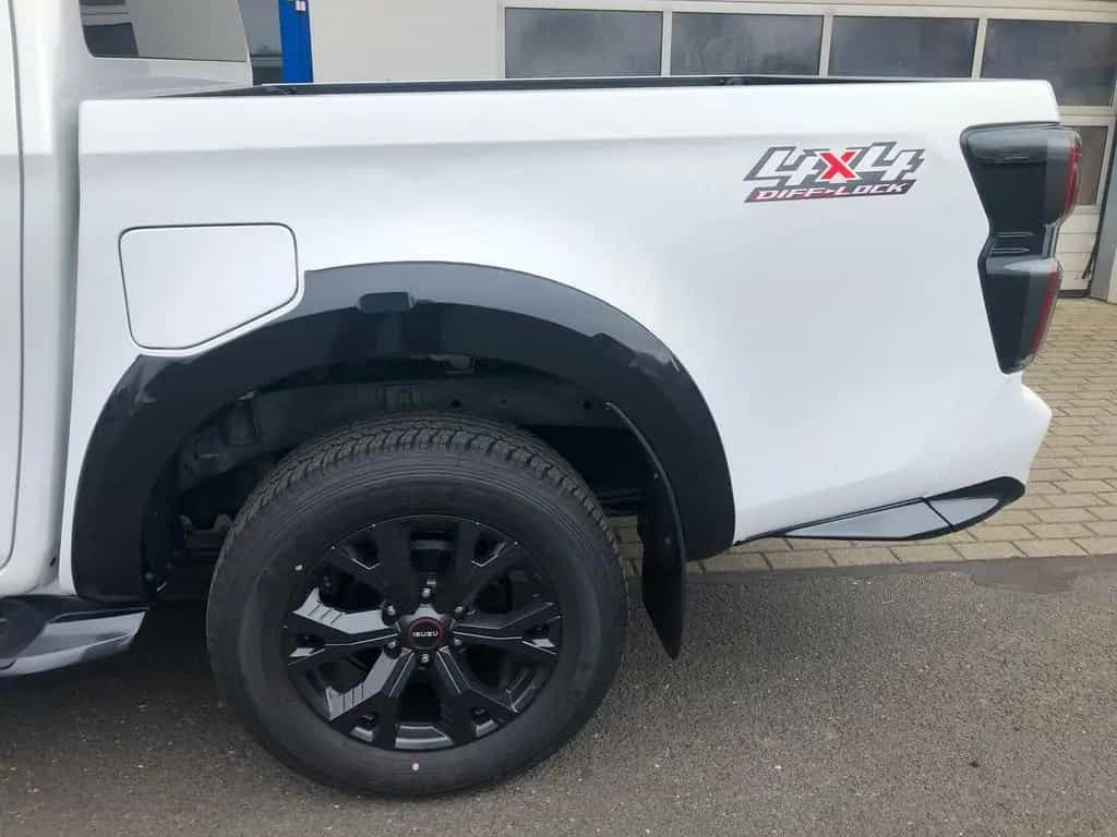 Isuzu D-Max Double Cab V-Cross AT +Sonderfarbe+ 06/2025-photo-11