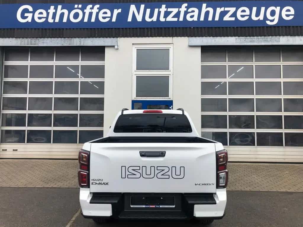 Isuzu D-Max Double Cab V-Cross AT +Sonderfarbe+ 06/2025-photo-6