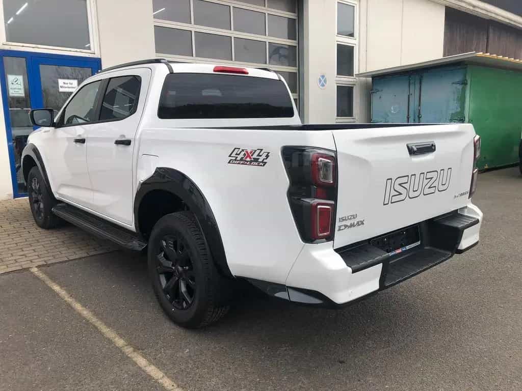 Isuzu D-Max Double Cab V-Cross AT +Sonderfarbe+ 06/2025-photo-7