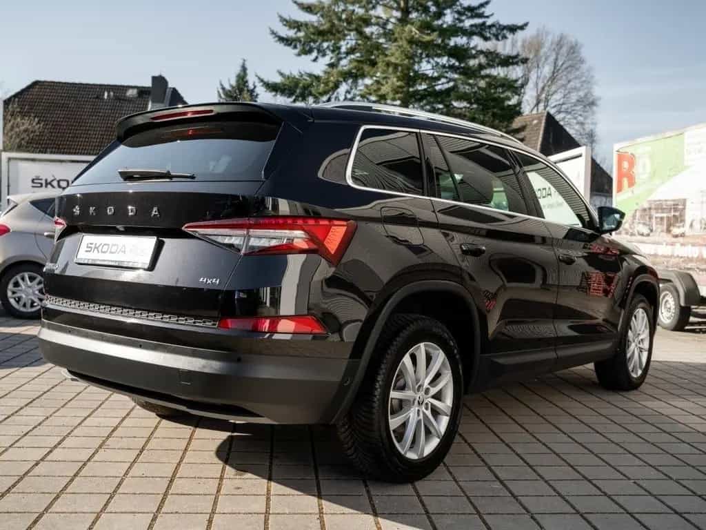 Skoda Kodiaq STYLE 2.0 TSI DSG Pano ACC ParkAss. LED 06/2024-photo-3