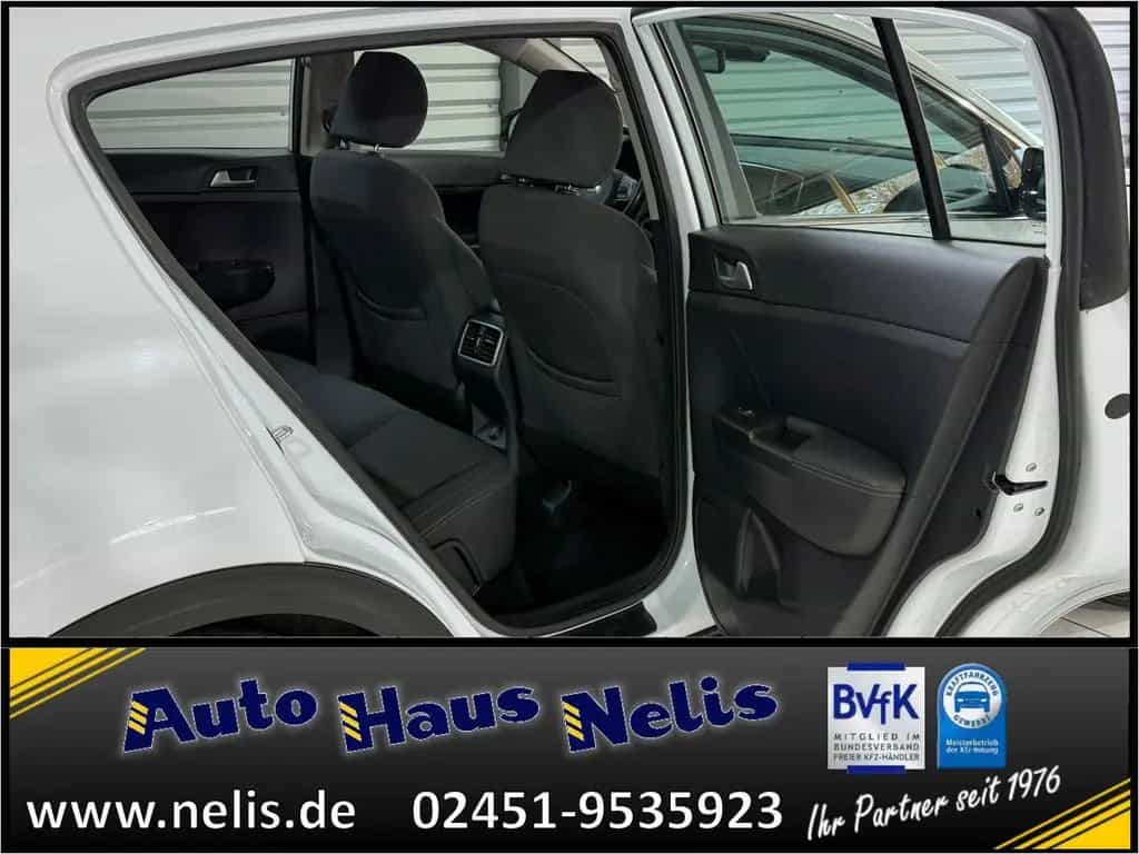 Kia Sportage 1,6 GDi Vision AHK PDC RFKam NaviTouch 02/2016-photo-33