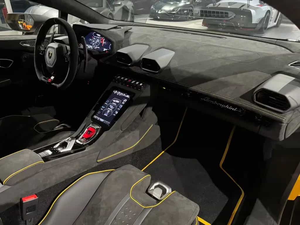Lamborghini Huracán Sterrato "1 of 1499" 03/2025-photo-17