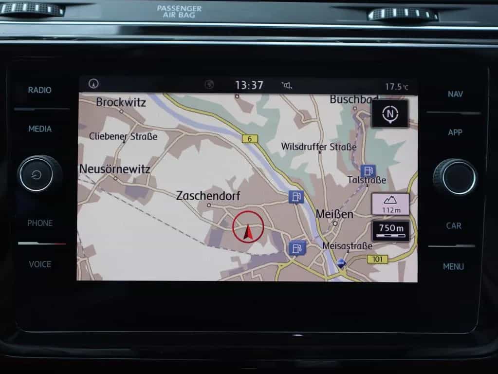 Volkswagen Touran 2.0 TDI DSG R-Line LED Navi Panorama ACC 02/2019-photo-15
