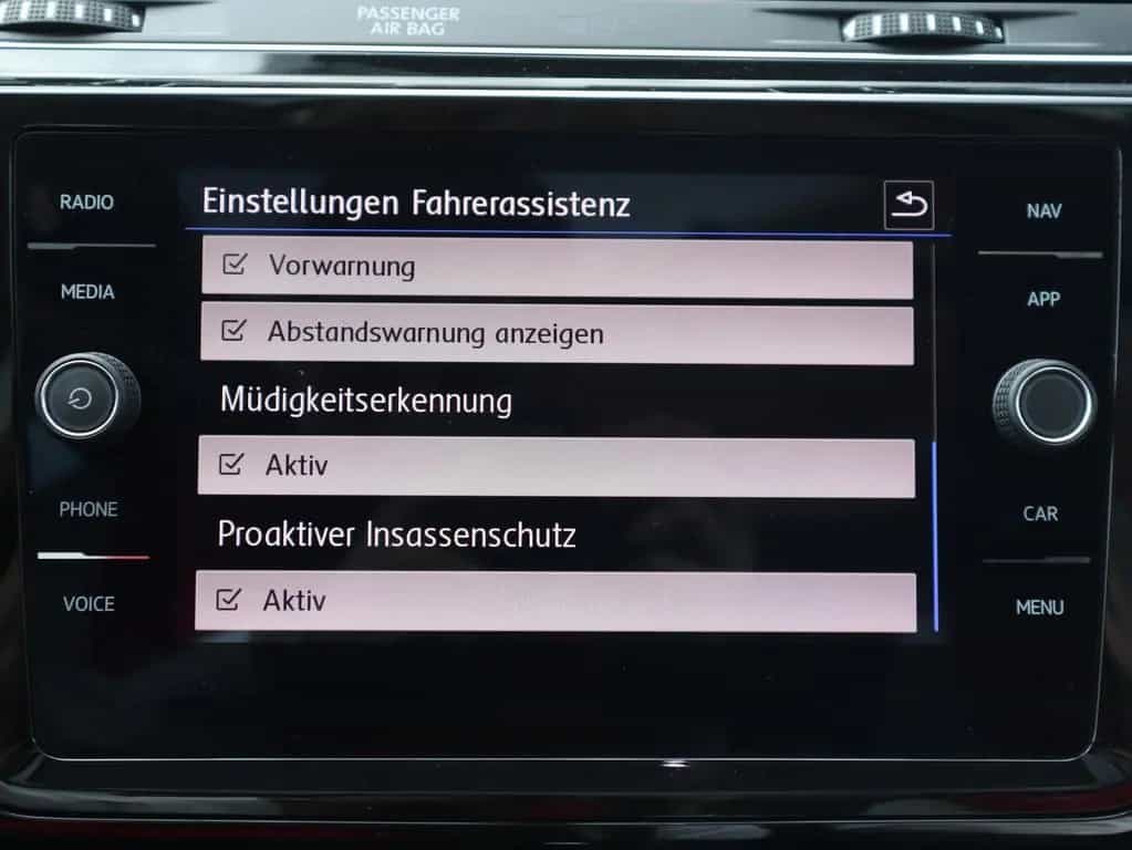 Volkswagen Touran 2.0 TDI DSG R-Line LED Navi Panorama ACC 02/2019-photo-18