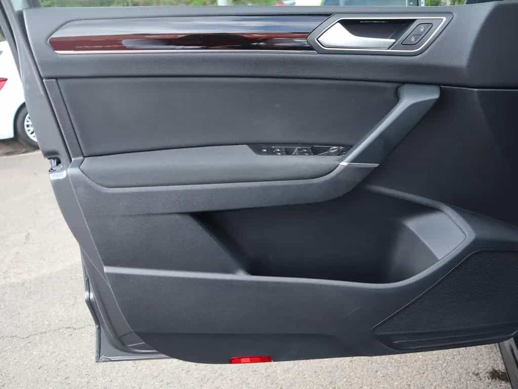 Volkswagen Touran 2.0 TDI DSG R-Line LED Navi Panorama ACC 02/2019-photo-31