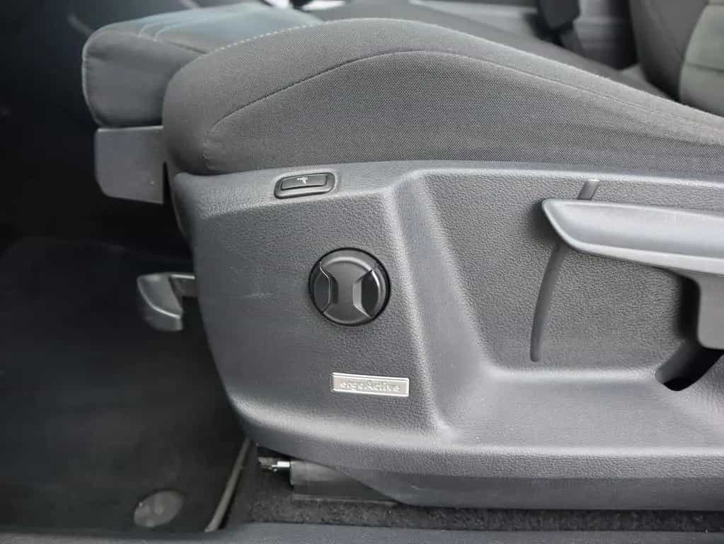 Volkswagen Touran 2.0 TDI DSG R-Line LED Navi Panorama ACC 02/2019-photo-33