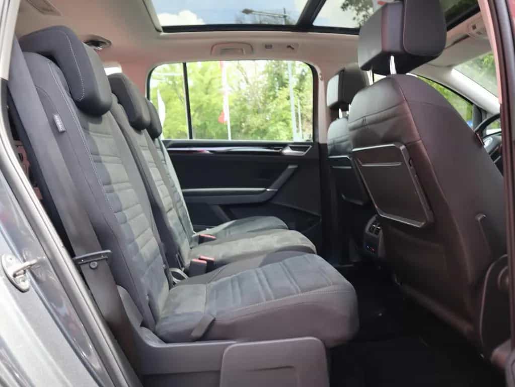 Volkswagen Touran 2.0 TDI DSG R-Line LED Navi Panorama ACC 02/2019-photo-35