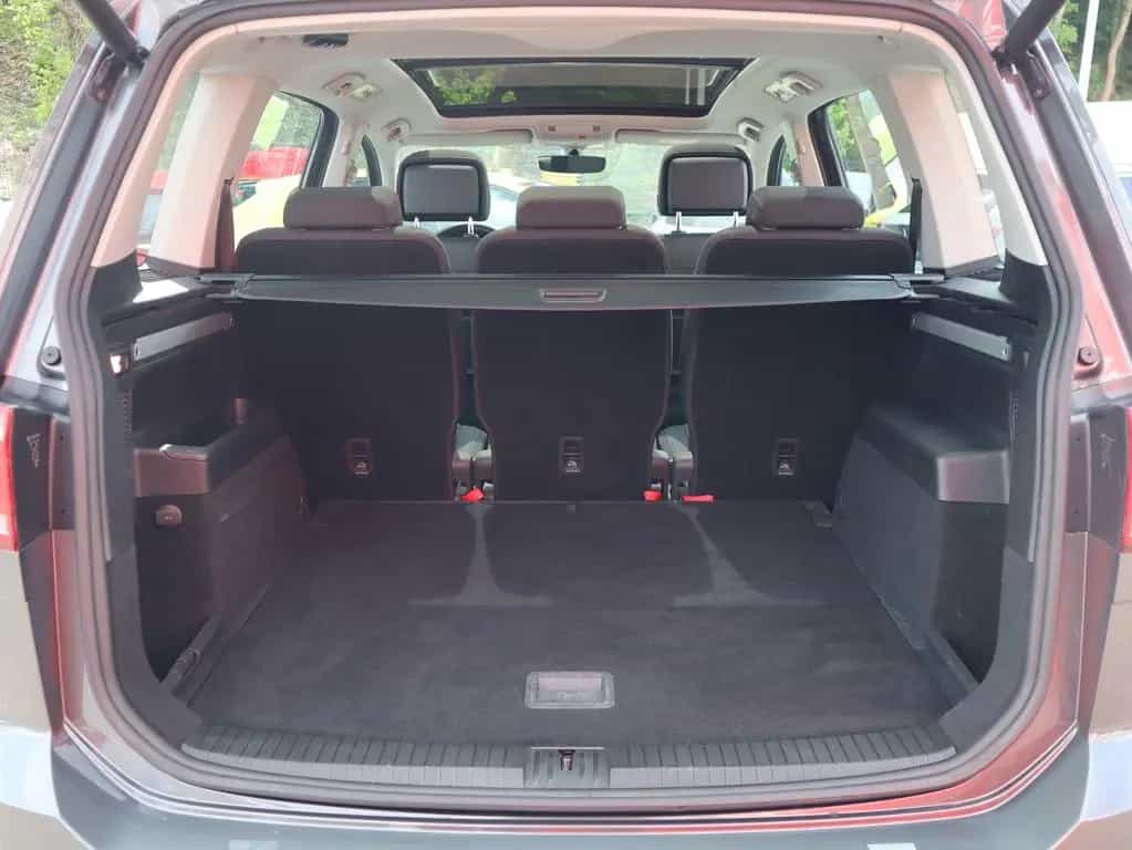 Volkswagen Touran 2.0 TDI DSG R-Line LED Navi Panorama ACC 02/2019-photo-37