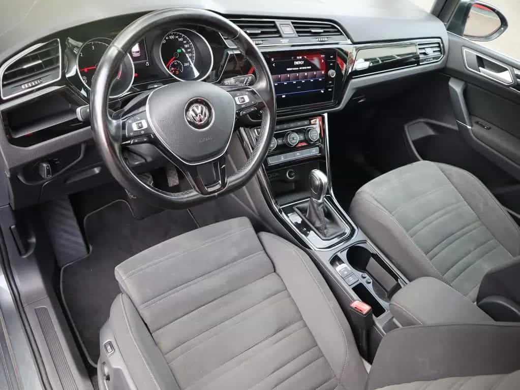 Volkswagen Touran 2.0 TDI DSG R-Line LED Navi Panorama ACC 02/2019-photo-9