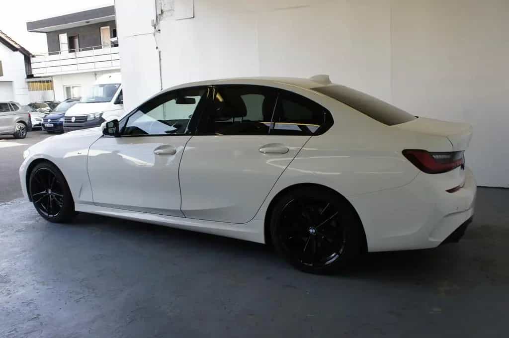 BMW 320 d M SPORTPAKET"LASER-NAVI-STDH-KAMME.1HD 12/2021-photo-3